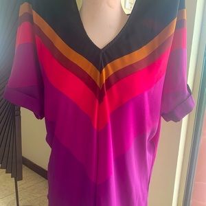 Beautiful in Great Condition  New York & Co Top